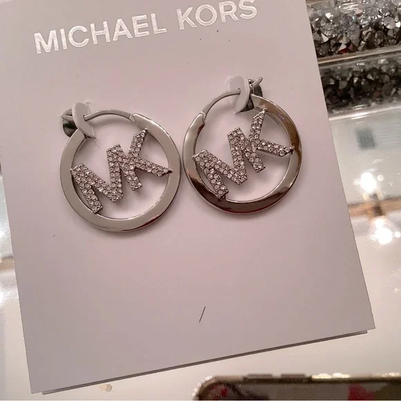 Beautiful Michael kors earrings new with tags - Picture 6 of 8